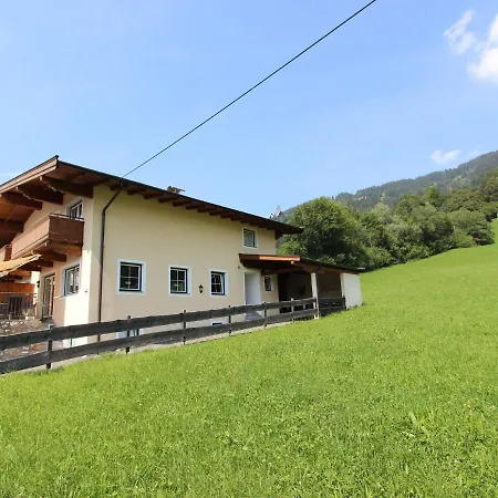 Hébergement de vacances Modern Holiday In Tyrol Near Ski Area *